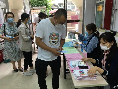 市南区各小学开展“四合一”一体化招生入学服务与教育咨询行动