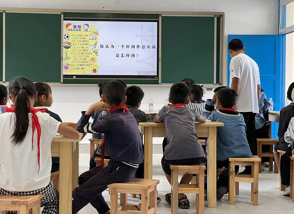“联想-田字格未来村小项目”在贵州贞丰县正式启动 科技向善，点亮乡村教育新图景